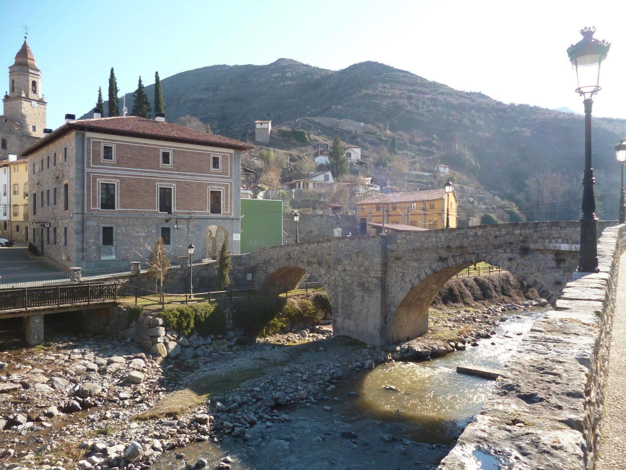 Casasdetrevijano Canon Del Rio Leza Soto en Cameros ภายนอก รูปภาพ